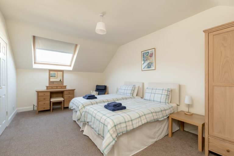 Cart Shed bedroom 768x512