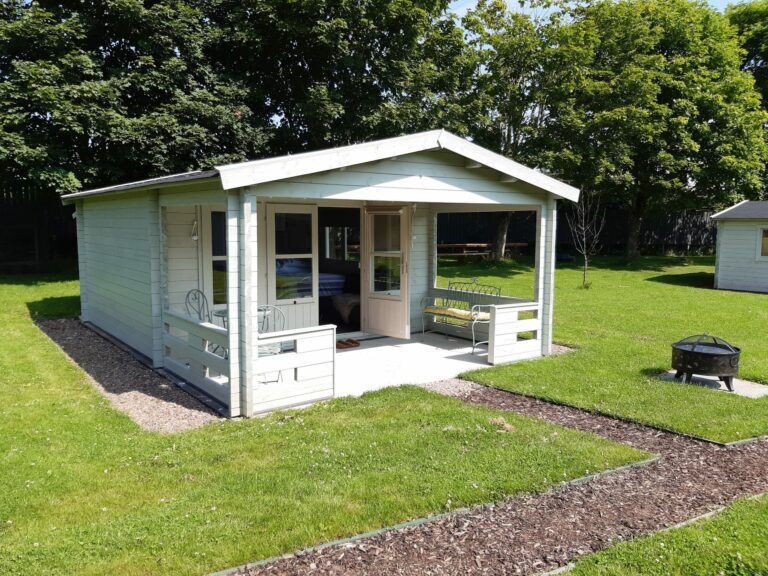 Rosehip Hideaway Exterior Visit East Lotihan 768x576