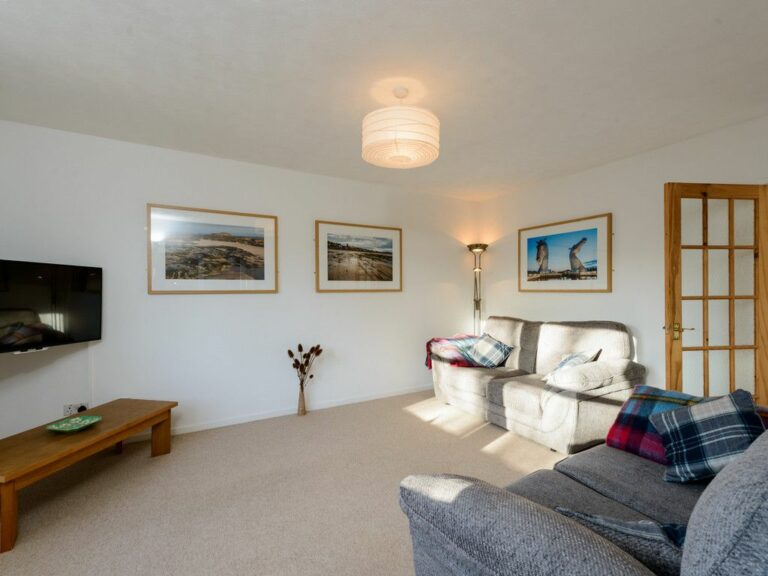 6 Bramerton Court Living Room Visit East Lothian 768x576