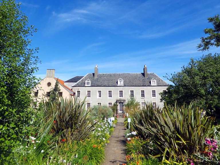 Cockenzie House and Gardens 1200 x 900 pix 768x576