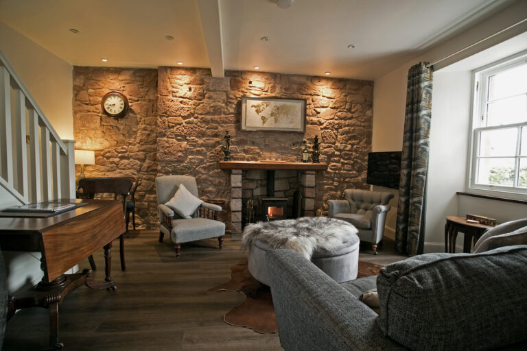 Stravaig livingroom copy 768x512