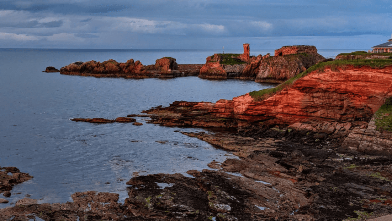 Vegan-EV-Travellers-Trip-to-East-Lothian-Tantallon-Castle