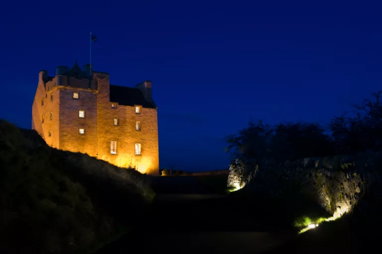 Floodlit wall Re Sized 768x511