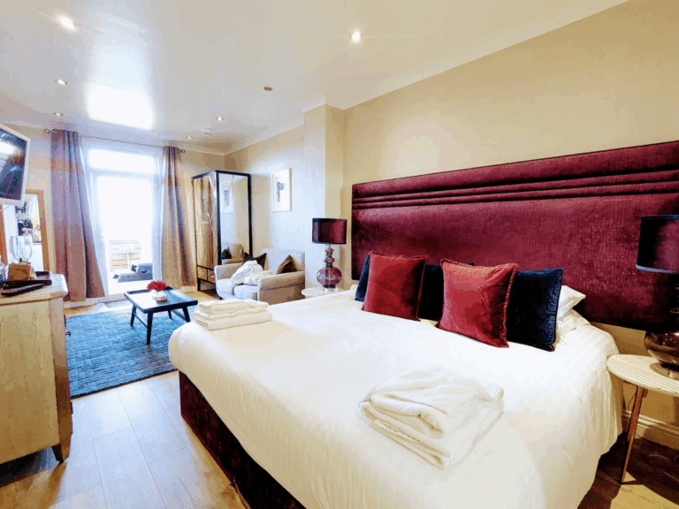 Baywell Hot Tub Suite 768x576